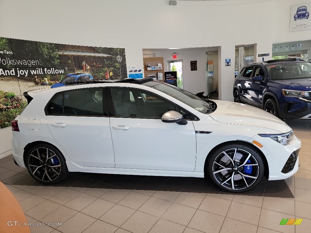 Pure White 2022 Volkswagen Golf R 4Motion w/DCC. NAV. Exterior Photo #144829049