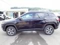Diamond Black Crystal Pearl - Compass Trailhawk 4x4 Photo No. 2