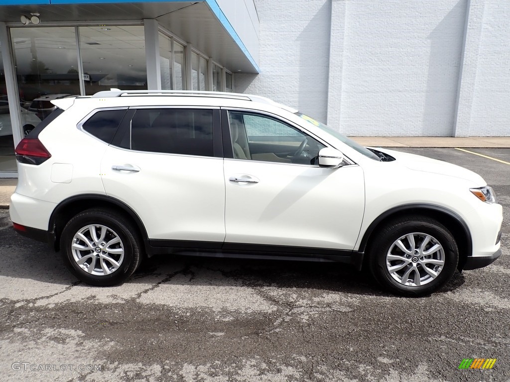 2020 Rogue SV AWD - Glacier White / Almond photo #2