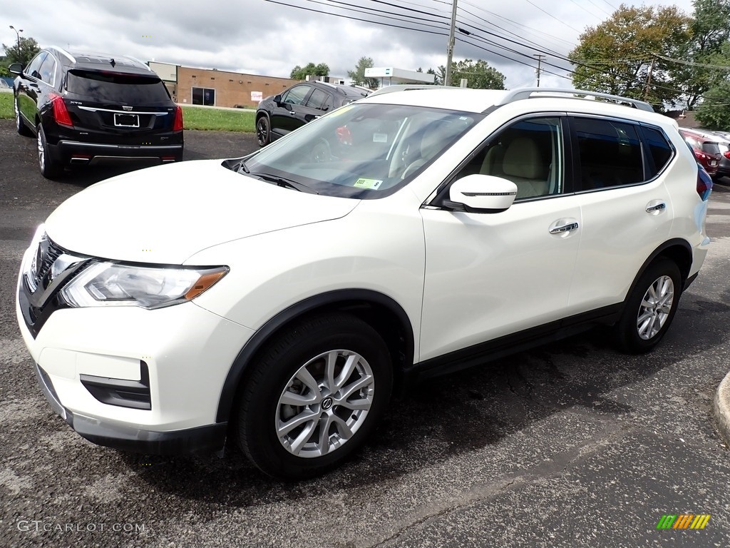 2020 Rogue SV AWD - Glacier White / Almond photo #8