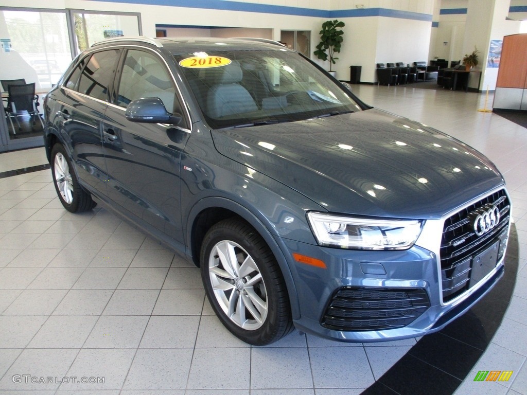 2018 Q3 2.0 TFSI Premium Plus quattro - Daytona Gray Metallic / Black photo #3