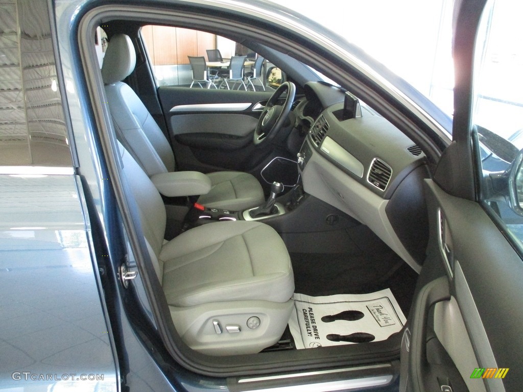 2018 Q3 2.0 TFSI Premium Plus quattro - Daytona Gray Metallic / Black photo #18