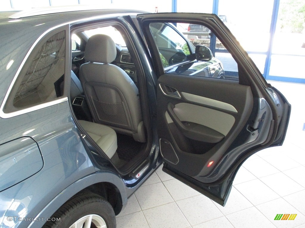 2018 Q3 2.0 TFSI Premium Plus quattro - Daytona Gray Metallic / Black photo #21