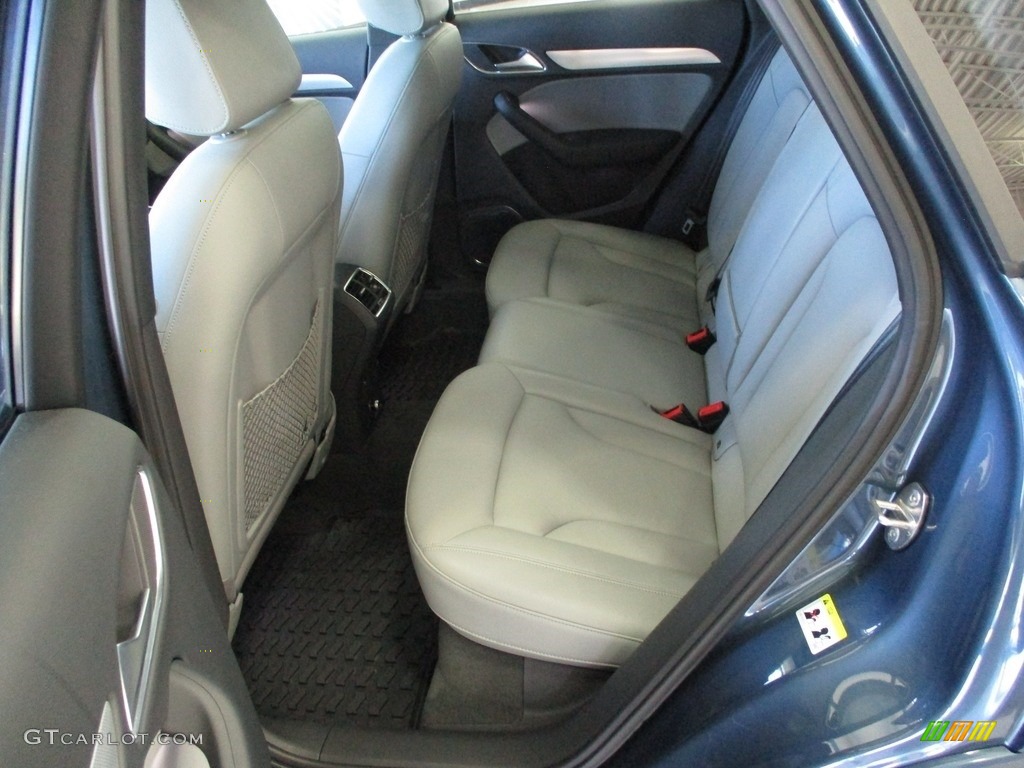 2018 Q3 2.0 TFSI Premium Plus quattro - Daytona Gray Metallic / Black photo #25