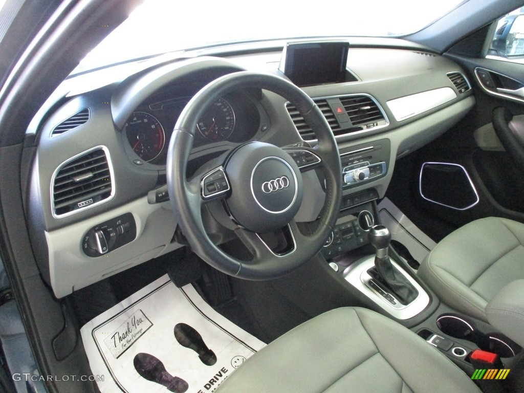 2018 Q3 2.0 TFSI Premium Plus quattro - Daytona Gray Metallic / Black photo #30