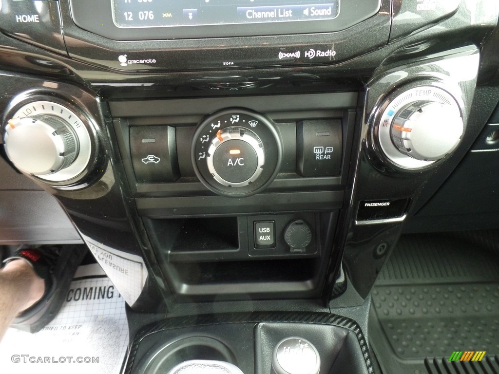 2019 Toyota 4Runner TRD Off-Road 4x4 Controls Photo #144834758