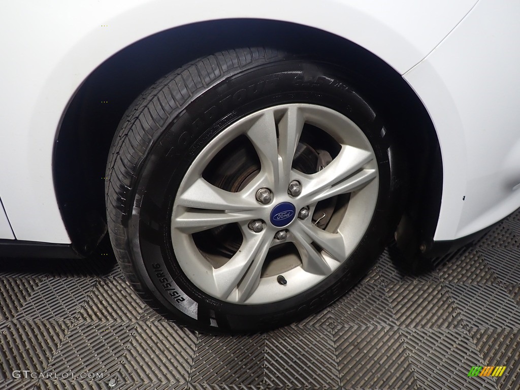 2014 Focus SE Sedan - Oxford White / Charcoal Black photo #38
