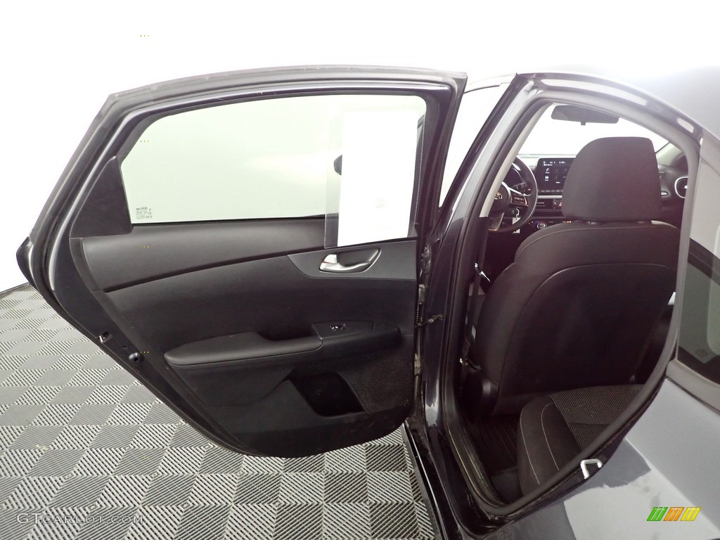 2019 Forte LXS - Gravity Grey / Black photo #22