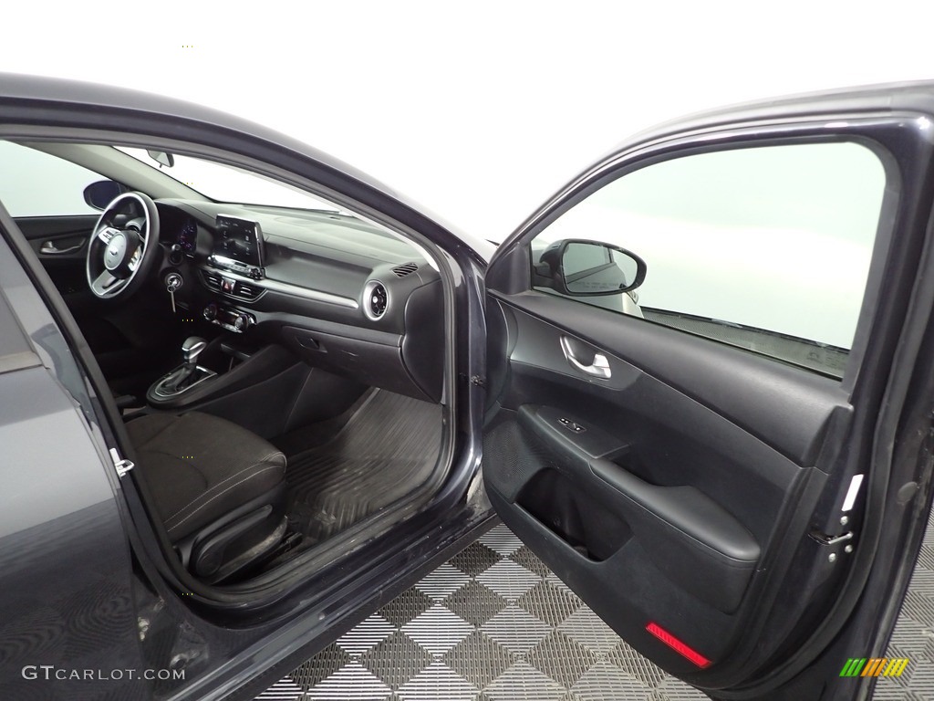 2019 Forte LXS - Gravity Grey / Black photo #25