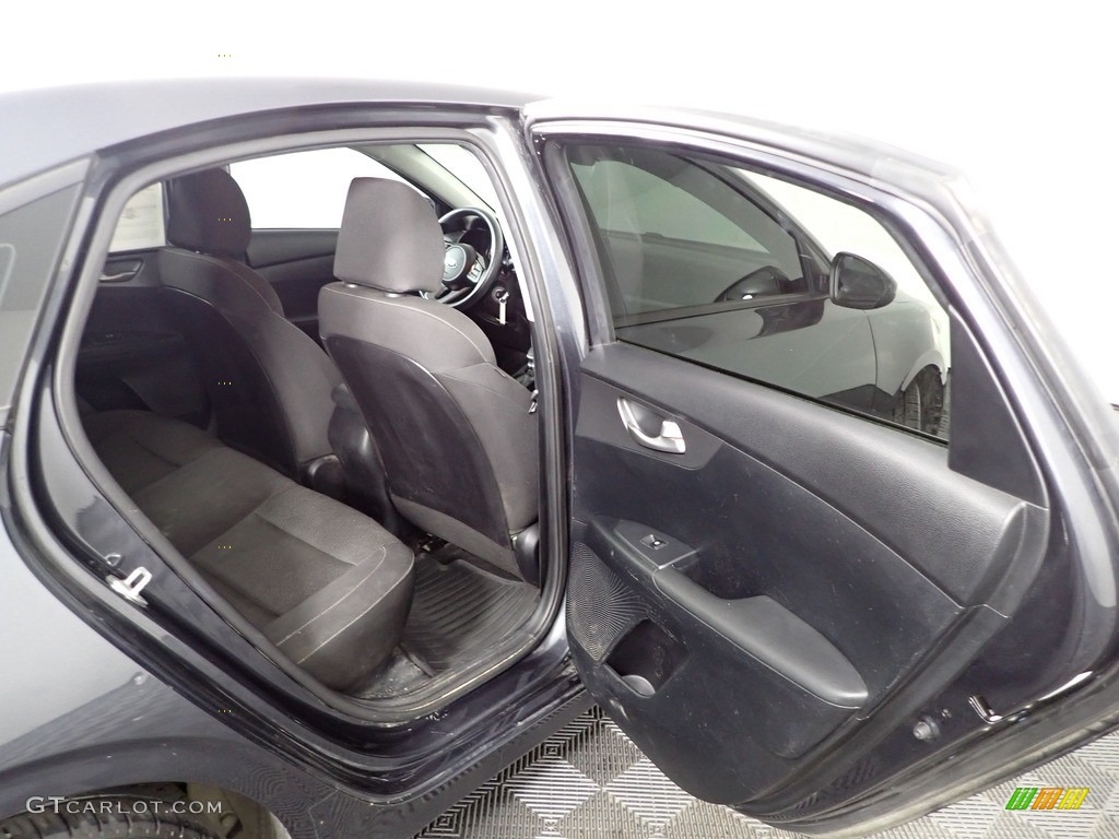 2019 Forte LXS - Gravity Grey / Black photo #27