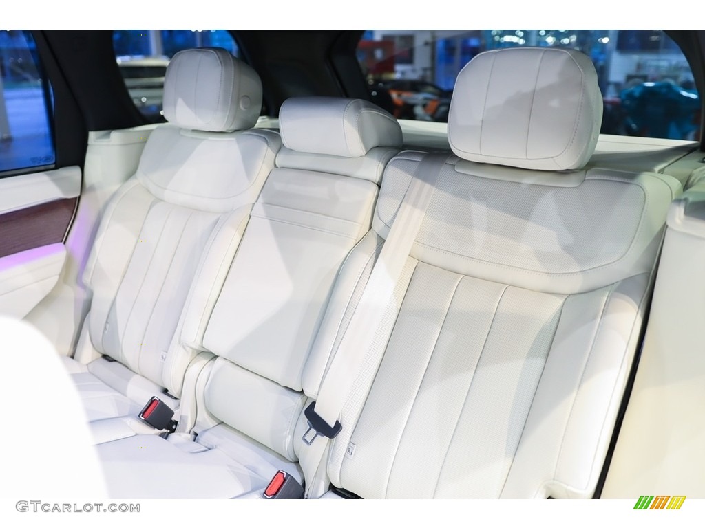 Perlino Interior 2023 Land Rover Range Rover P530 SE Photo #144843309