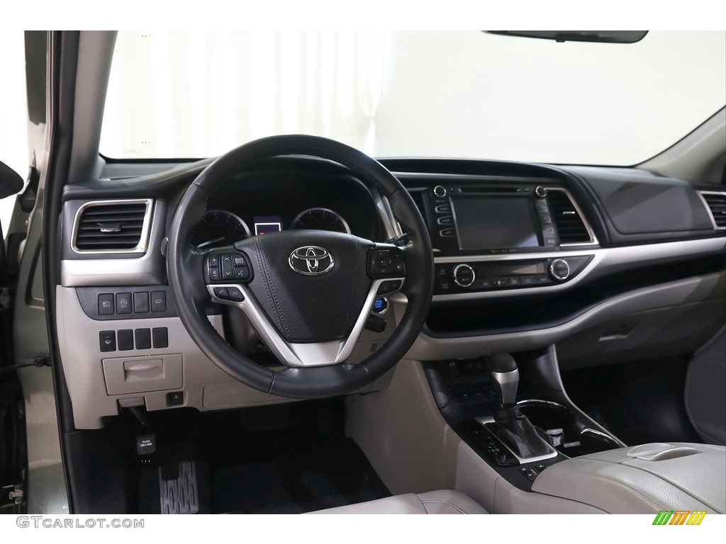 2019 Highlander XLE AWD - Alumina Jade Metallic / Ash photo #6