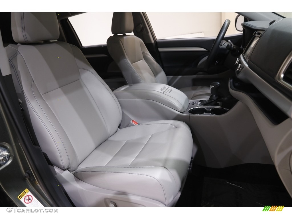 2019 Highlander XLE AWD - Alumina Jade Metallic / Ash photo #16