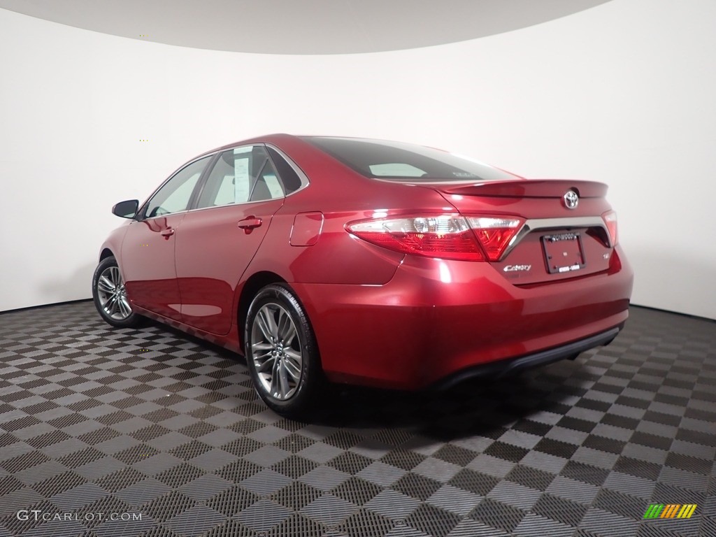 2015 Camry SE - Ruby Flare Pearl / Black photo #10