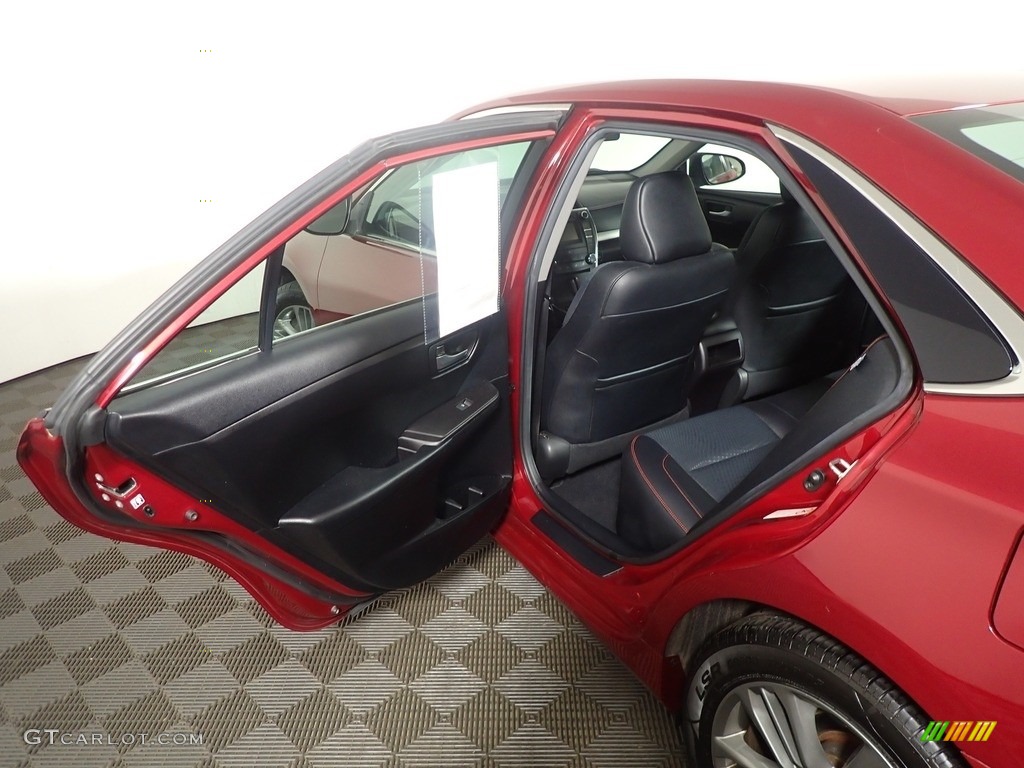 2015 Camry SE - Ruby Flare Pearl / Black photo #30