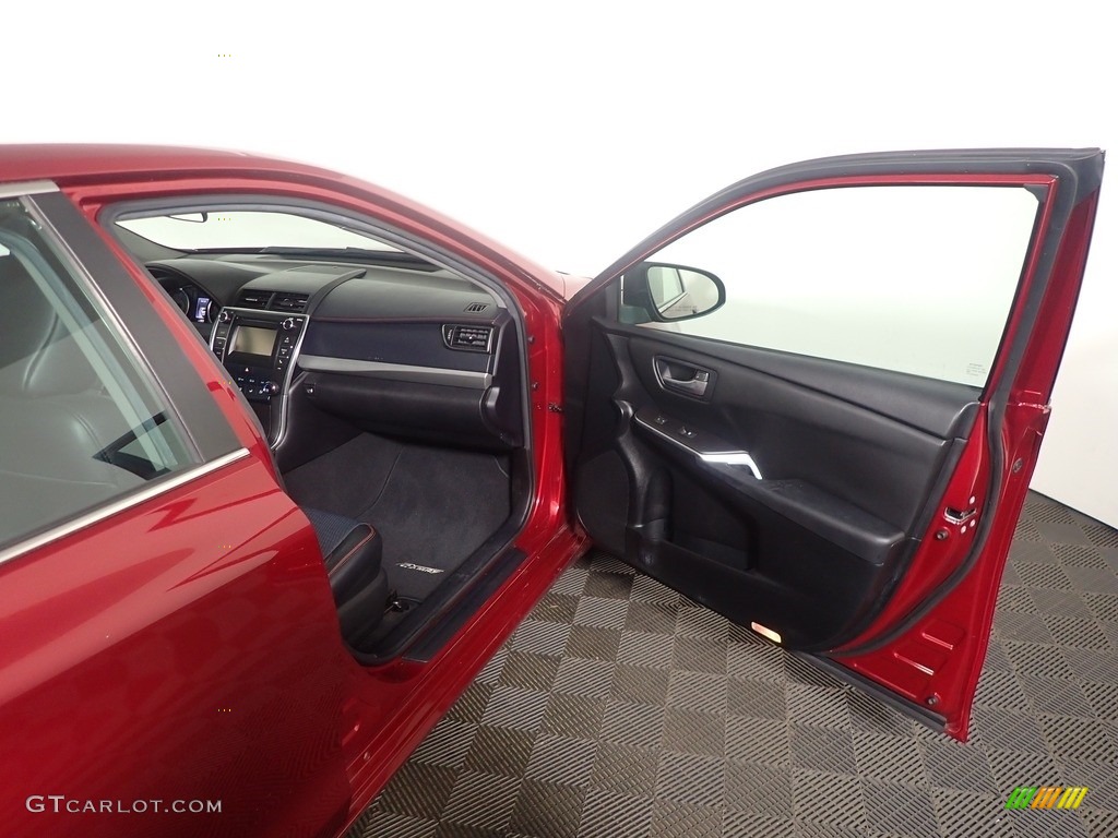 2015 Camry SE - Ruby Flare Pearl / Black photo #34