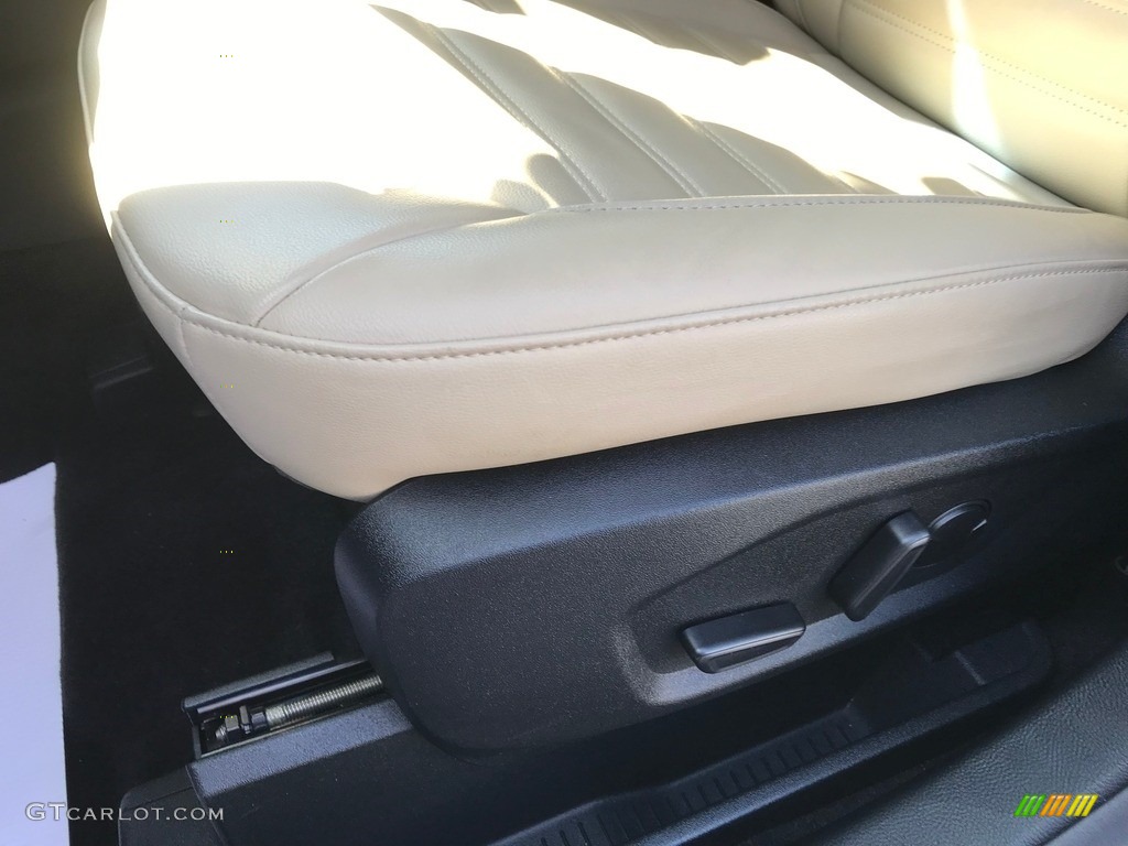 2020 Edge SEL - Oxford White / Dune photo #15