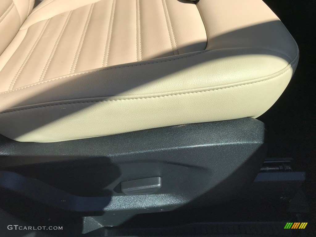 2020 Edge SEL - Oxford White / Dune photo #36