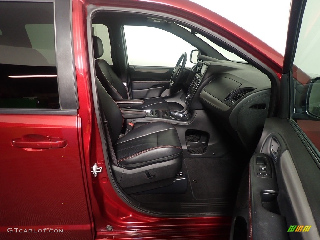 2019 Grand Caravan GT - Octane Red Pearl / Black photo #36