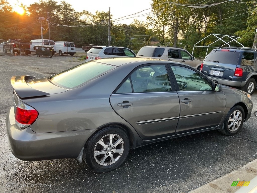 2005 Camry XLE V6 - Phantom Gray Pearl / Fawn photo #9