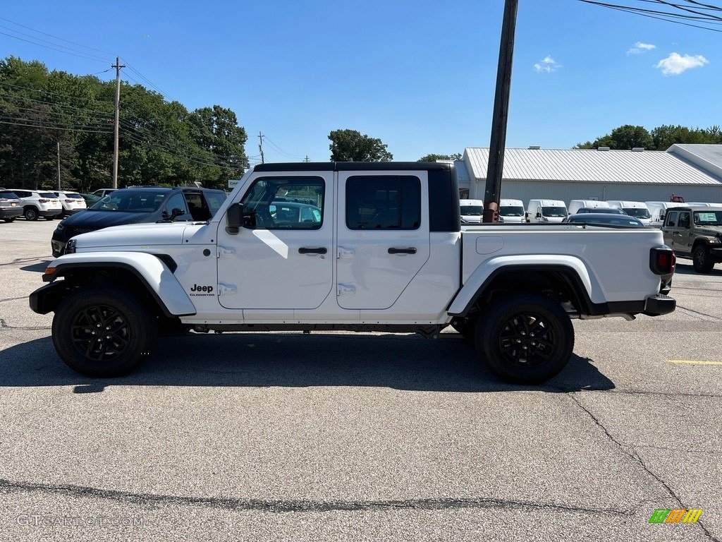 2022 Gladiator Altitude 4x4 - Bright White / Black photo #8