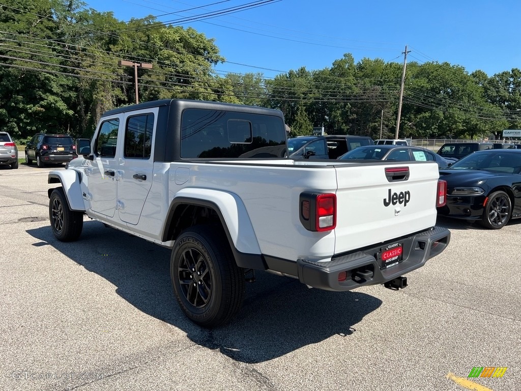 2022 Gladiator Altitude 4x4 - Bright White / Black photo #9