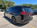 2022 Brilliant Black Crystal Pearl Chrysler Pacifica Touring L  photo #10