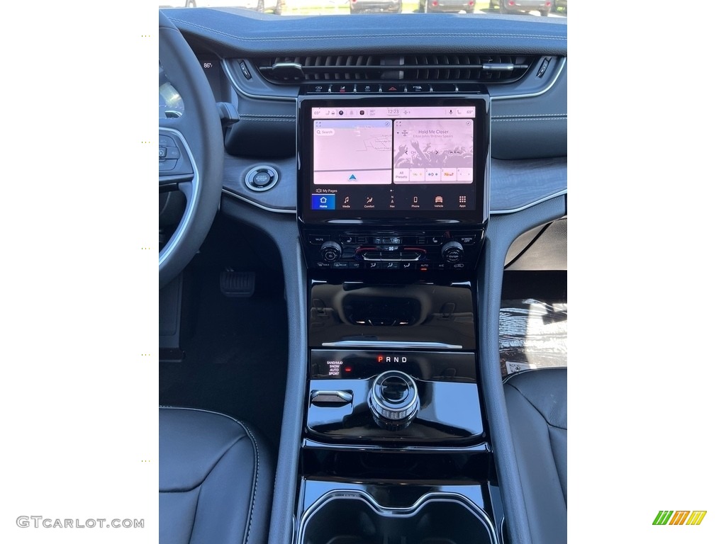 2023 Jeep Grand Cherokee L Limited 4x4 Controls Photo #144849731
