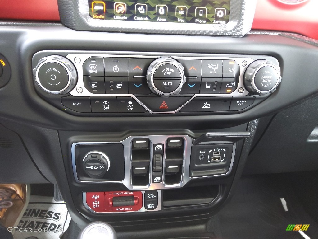 2022 Jeep Gladiator Rubicon 4x4 Controls Photo #144852870