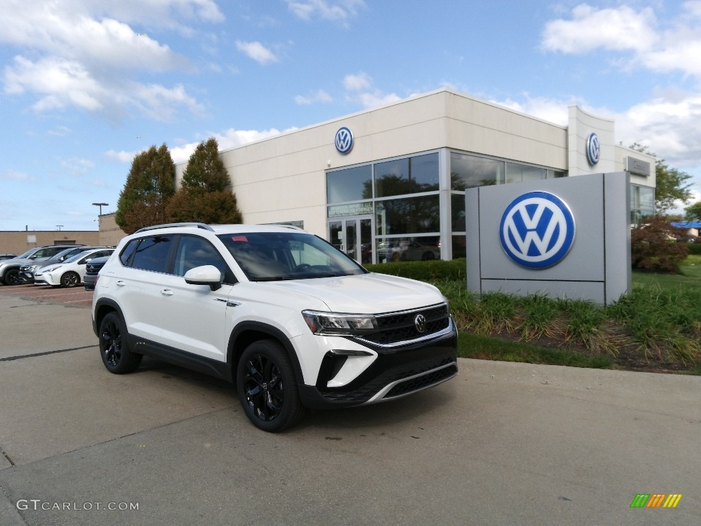Pure White 2022 Volkswagen Taos SE 4Motion Exterior Photo #144857028