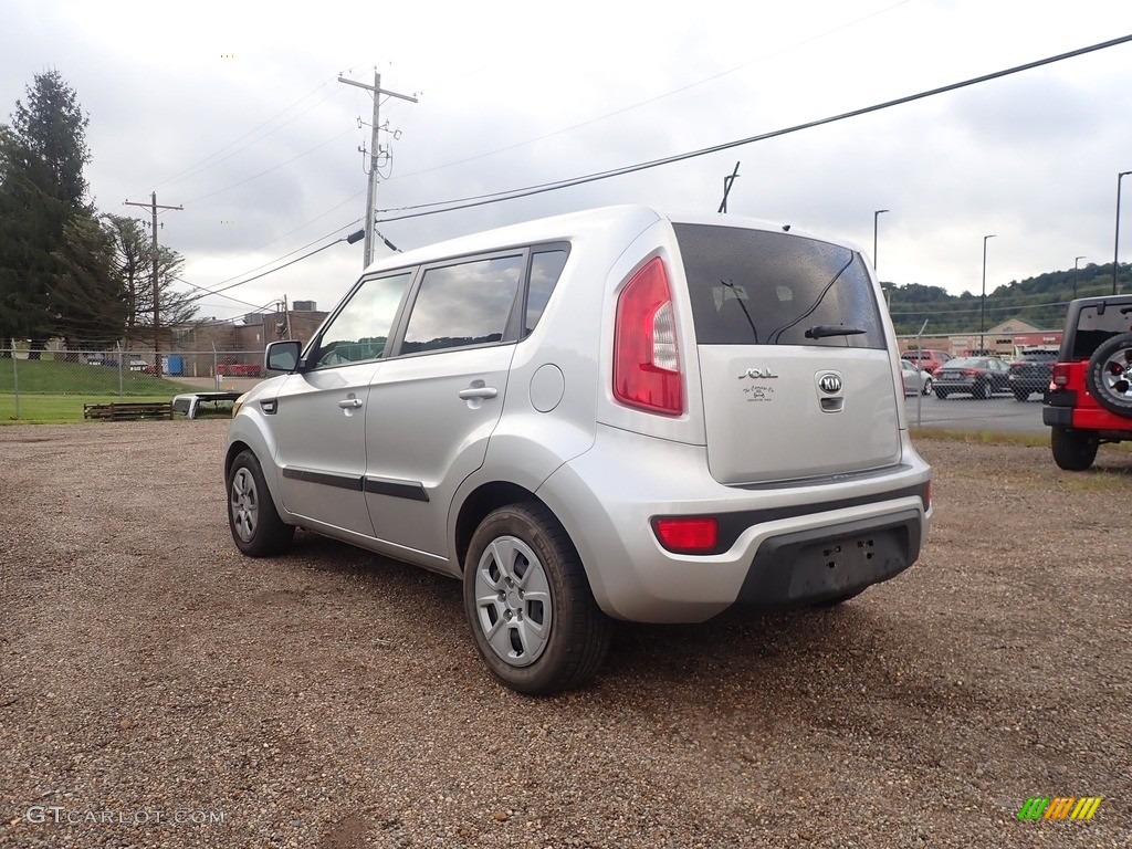 2013 Soul 1.6 - Bright Silver / Black Cloth photo #8