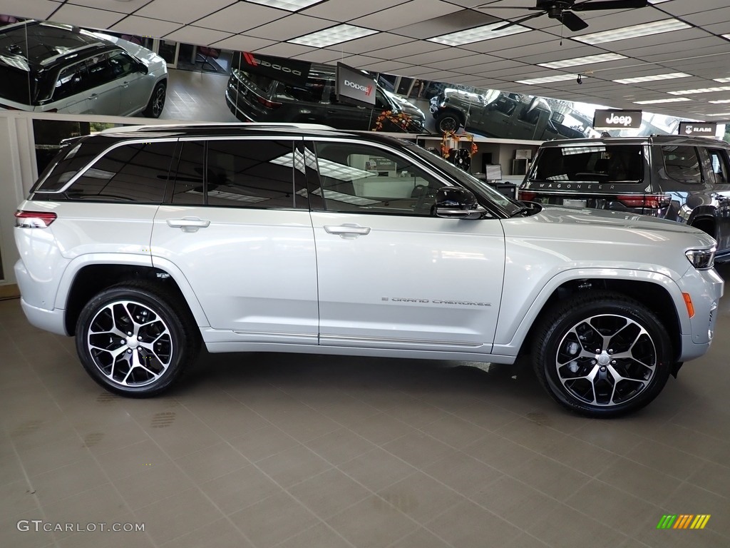 Silver Zynith 2023 Jeep Grand Cherokee Summit Reserve 4WD Exterior Photo #144858453