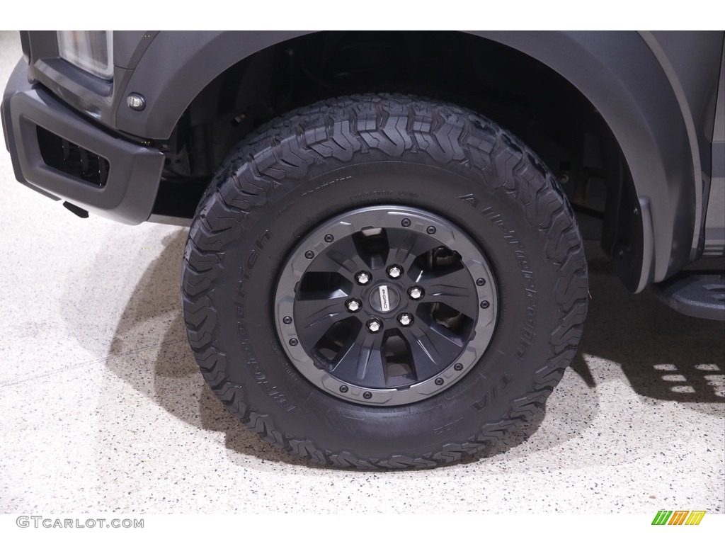 2017 F150 SVT Raptor SuperCrew 4x4 - Magnetic / Raptor Black/Orange Accent photo #25