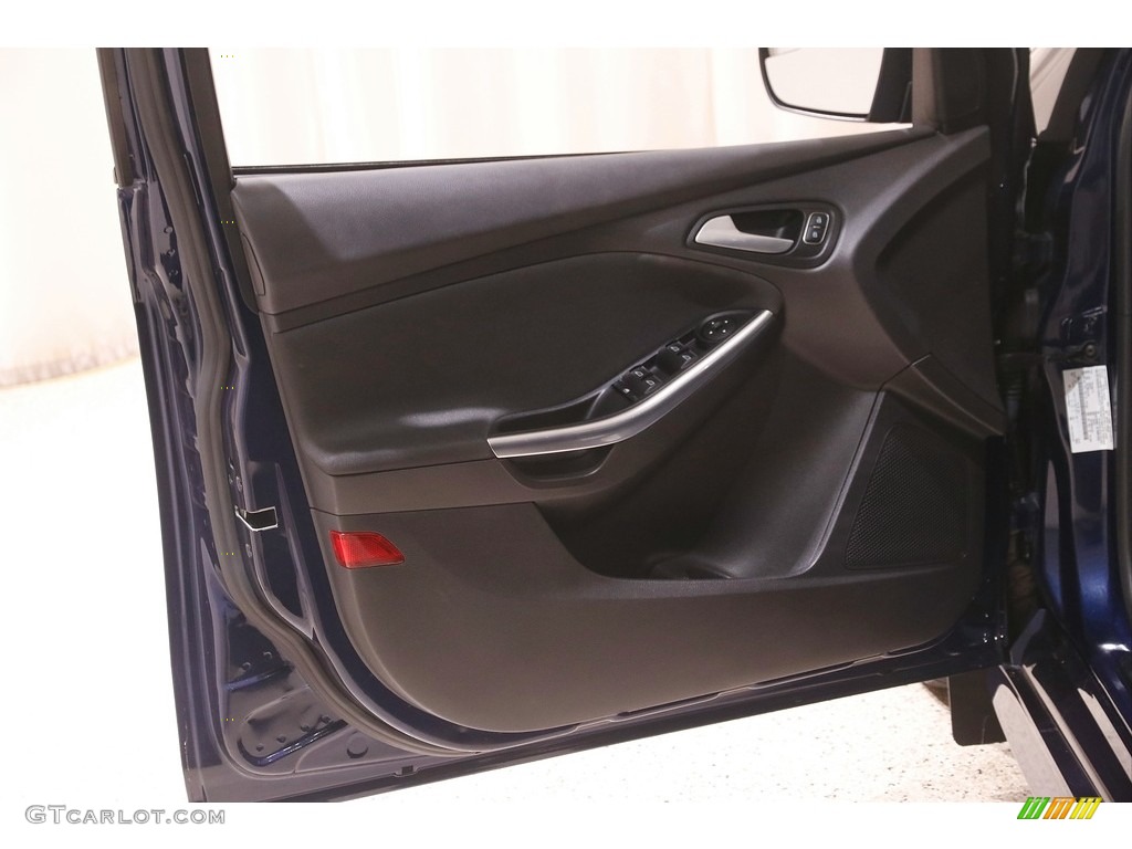 2016 Ford Focus ST Door Panel Photos