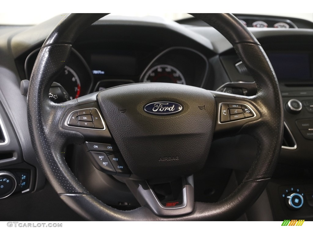 2016 Ford Focus ST Steering Wheel Photos