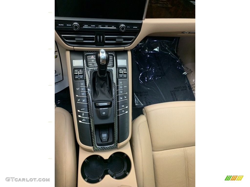 2019 Porsche Macan S Controls Photos