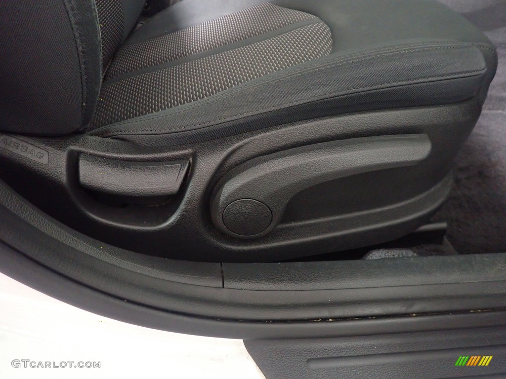 2018 Sonata SE - Quartz White Pearl / Black photo #38