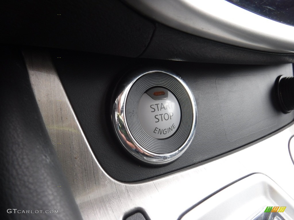 2016 Murano SV AWD - Cayenne Red / Graphite photo #22