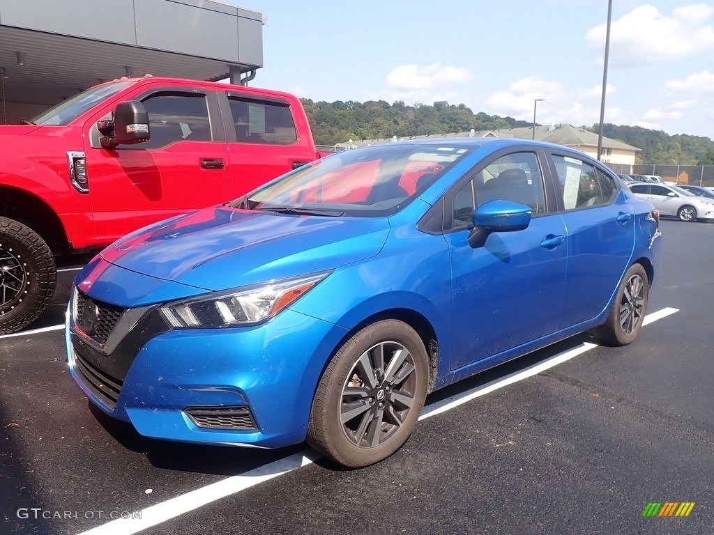 2020 Versa SV - Electric Blue Metallic / Graphite photo #7