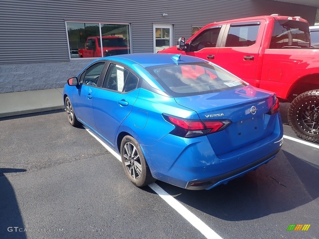 2020 Versa SV - Electric Blue Metallic / Graphite photo #10