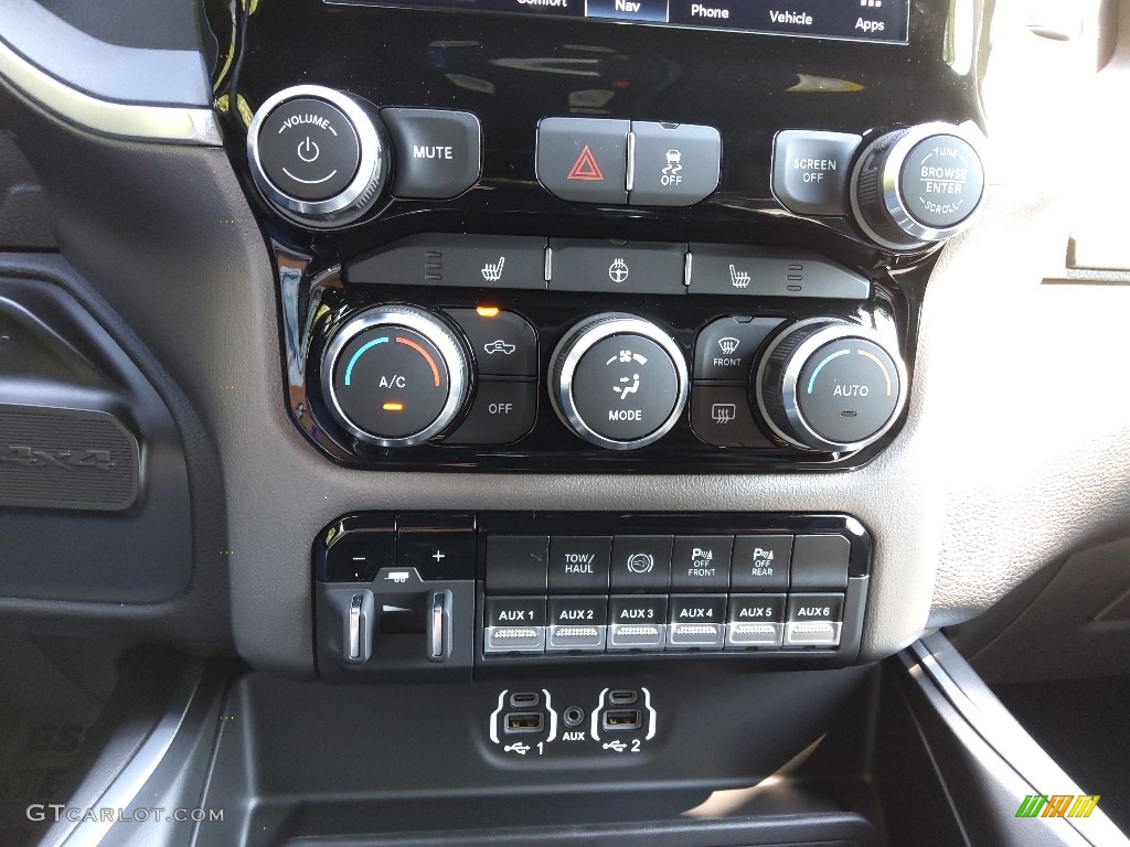2022 Ram 2500 Big Horn Crew Cab Night Edition 4x4 Controls Photo #144882377