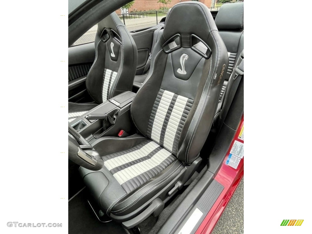 Shelby Charcoal Black/White Accent Interior 2013 Ford Mustang Shelby GT500 SVT Performance Package Convertible Photo #144882698