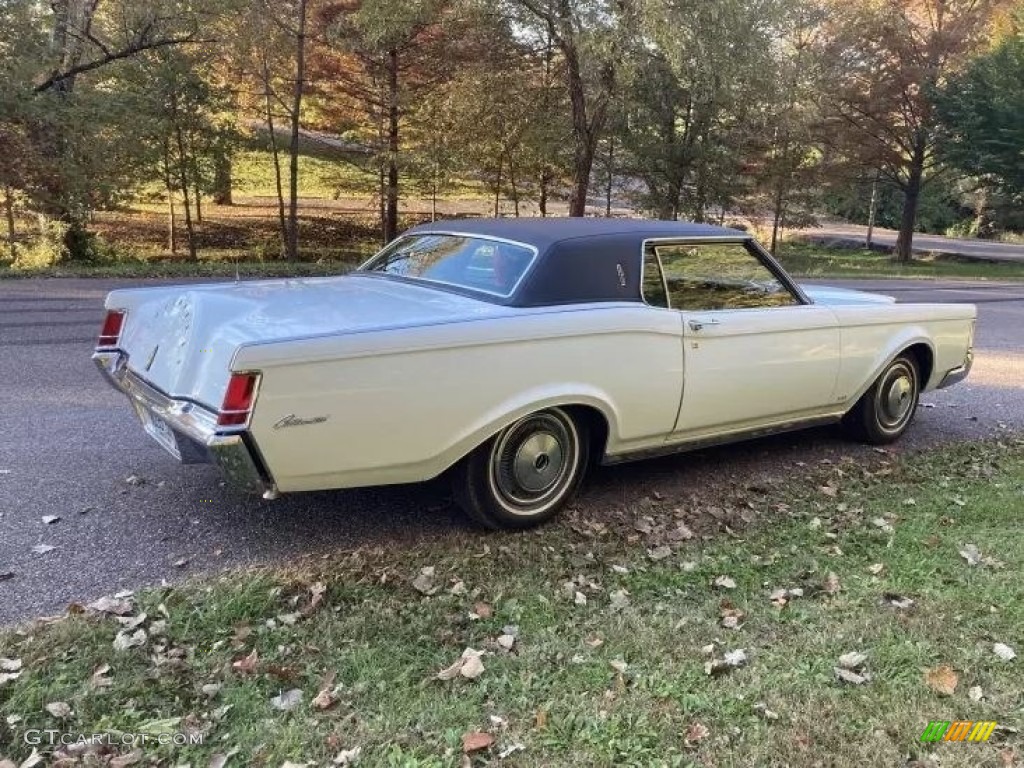 White 1971 Lincoln Continental Mark III Coupe Exterior Photo #144883364