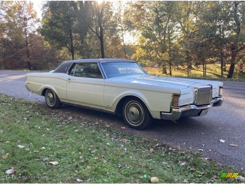 White 1971 Lincoln Continental Mark III Coupe Exterior Photo #144883397