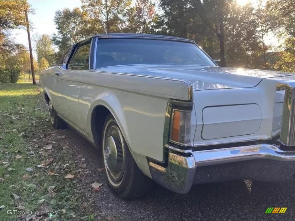 White 1971 Lincoln Continental Mark III Coupe Exterior Photo #144883409