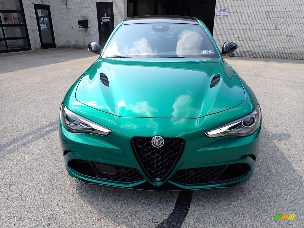 Verde Montreal Tri-Coat 2022 Alfa Romeo Giulia Quadrifoglio Exterior Photo #144885127