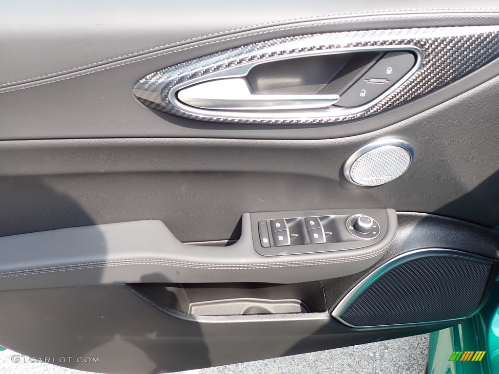2022 Alfa Romeo Giulia Quadrifoglio Door Panel Photos