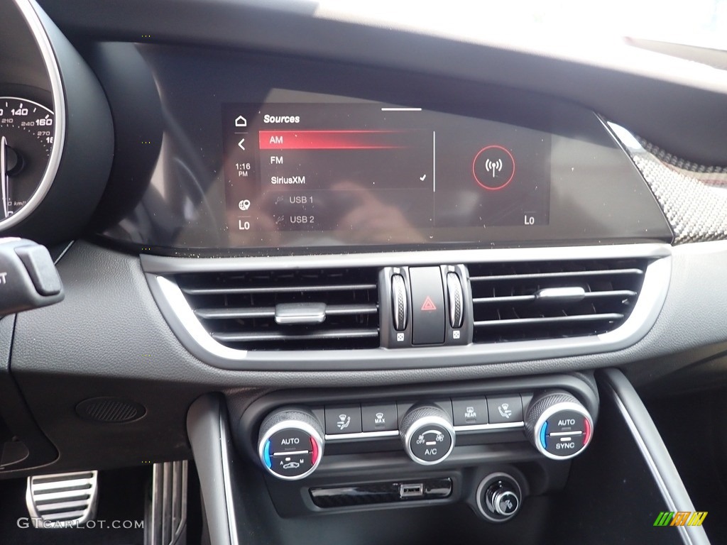 2022 Alfa Romeo Giulia Quadrifoglio Controls Photo #144885344