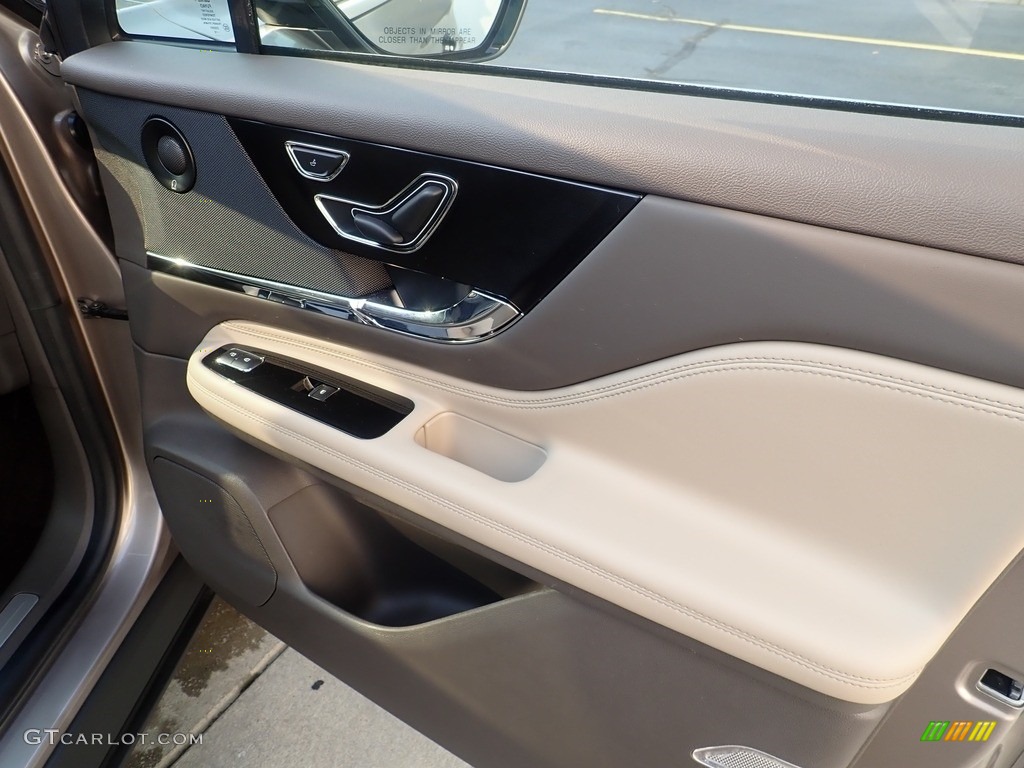 2020 Lincoln Corsair Reserve AWD Sandstone Door Panel Photo #144885466