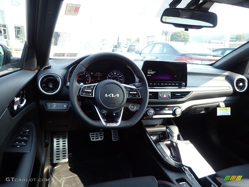 2023 Forte GT - Currant Red / Black photo #13